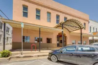 Renovated San Marcos Vacation Rental w/ Balcony! Các khách sạn gần Texas State University