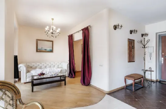 Comfortable Apartments near the metro.