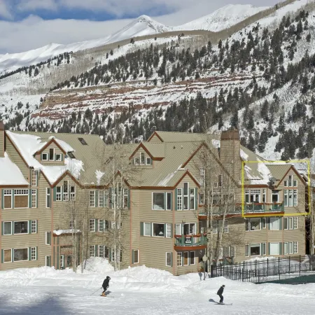 Slopeside Paradise Penthouse at Lift 7, Views, Fireplace, Deck, Hot Tub Condo
