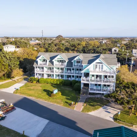 The Ocracoke Harbor Inn