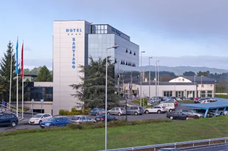Hotel Auditorio Santiago & Spa Отели в г. Луго