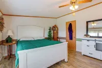 Tallman Lake Getaway w/ Dock, Kayaks & Boat - 3-Star