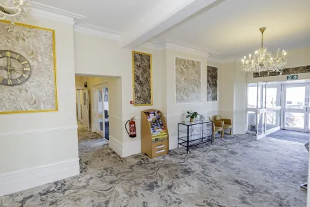 The Majestic Hotel Отели рядом с достопримечательностью «Nigel Greaves Gallery»