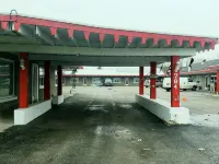 Travellers Motel Hotels in Perth County
