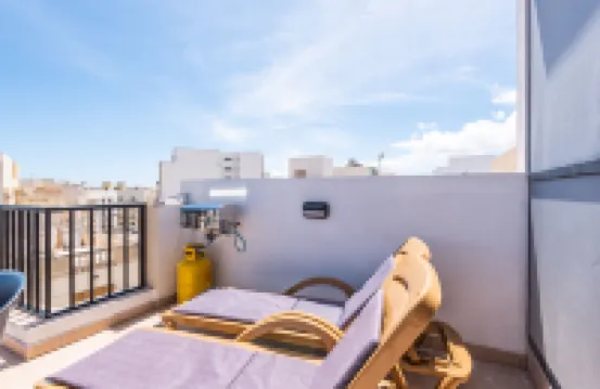 Seashells Penthouse Hot Tub Seaview by Getaways Malta