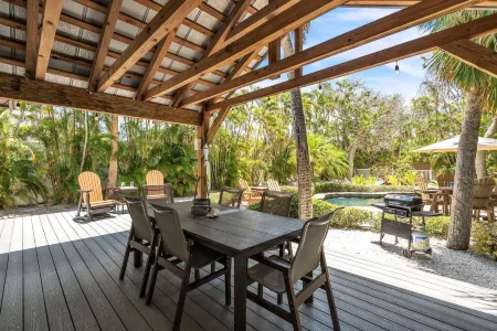 Shady Mango 2 Bedroom Home by RedAwning