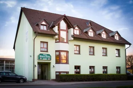 Hotel Weisse Elster Отели в г. Тойхерн