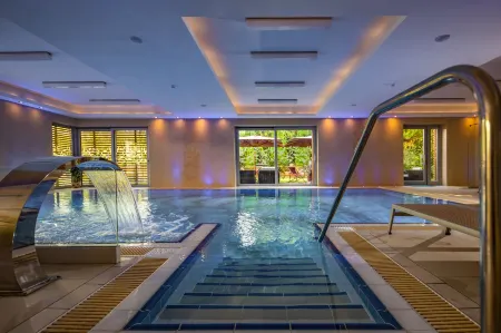 Betekints Wellness Hotel Отели в г. Веспрем