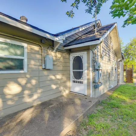 3 Mi to Baylor U: Home w/ Shared Yard