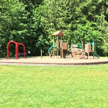 97mf - Lakeside - Dock - BBQ - Pets Ok - Sleeps 6 3 Bedroom Home by RedAwning