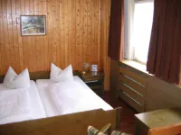 Eintracht Hotel Hotel di Dobel