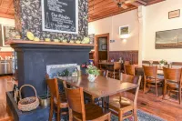 Dunstan House Hotels in Clyde