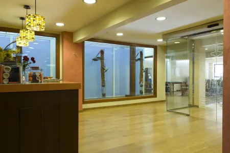 Hotel Avenida Отели рядом с достопримечательностью «Bodega Vera de Estenas»