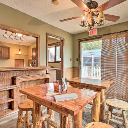 'Wildlife Lodge' Columbia Retreat Off I-70!