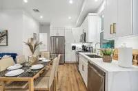 Luxury 3-Bedroom Home with Pool in Vibrant Los Angeles