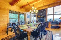 Hot Tub + Games! Mtn-View Cabin Near Pigeon Forge - 4 ดาว