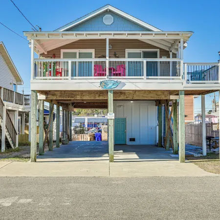Ocean-View 'Sea Gem' Bungalow: Steps to Beach!