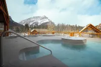 Otter Hotel - Pools