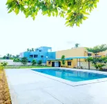 VCP Beach Resort فنادق في Manjakuppam