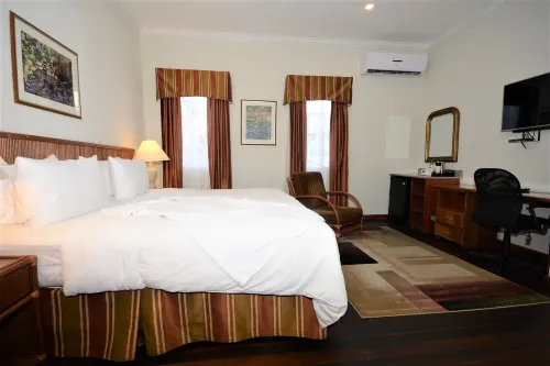 Cara Lodge Hotel