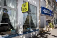 Logis Hotel du Midi فنادق في سالون دي بروفانس