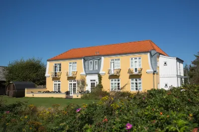 Hjorths Badehotel Hotels near Råbjerg Mile