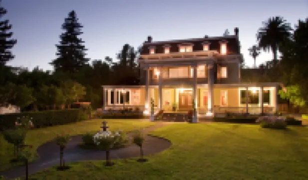 Churchill Manor