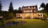 Churchill Manor