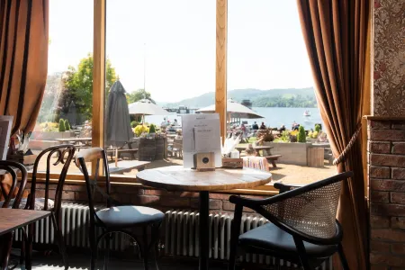 Wateredge Inn- the Inn Collection Group Отели в г. Скелвит