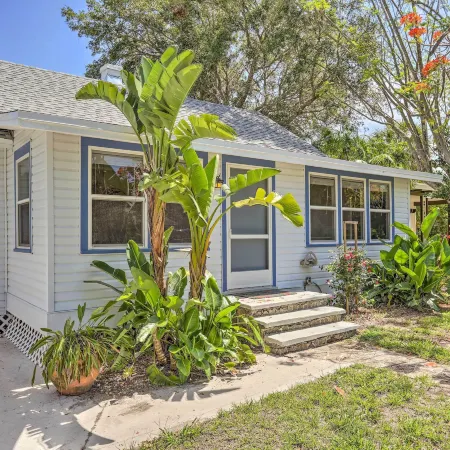 Lovely Cottage Near Downtown Stuart and Beaches