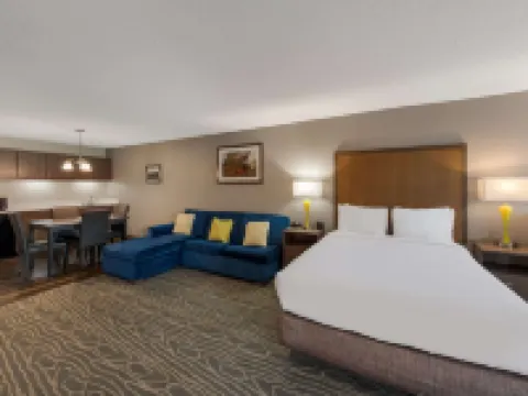 Comfort Inn & Suites Tipp City Dayton North I-75 Hotels in Miami County