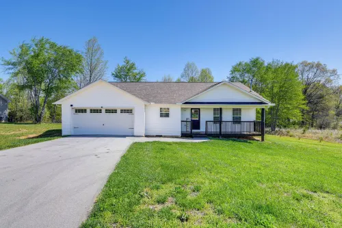 2 Mi to Douglas Lake, Boat Ramp White Pine Home! - Parkering