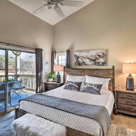 Lake Lure Condo: Indoor Pool & Golf Course Views!