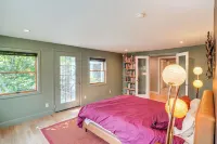 Mtn-View Retreat in Huson Valley: Great for Groups - parking
