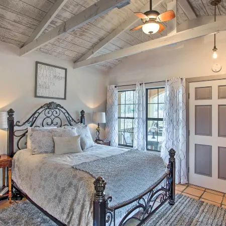 Blue Jay Cottage - Pittsburg Studio on Winery! Hoteles en Condado de Camp