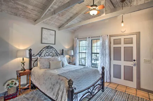 Blue Jay Cottage - Pittsburg Studio on Winery! Hotels in Camp County