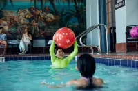 Embassy Suites by Hilton Los Angeles International Airport South - Pools