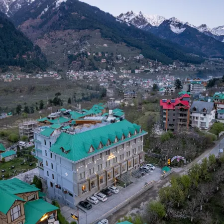 Coral Resort and Spa Centrally Heated Mountain Side Resort Manali