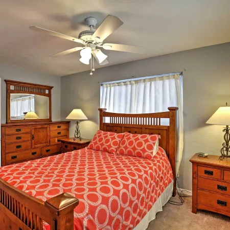 Pet-Friendly Daytona Beach Home, Walk to the Ocean
