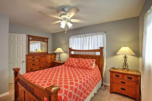 Pet-Friendly Daytona Beach Home, Walk to the Ocean
