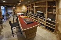 Carving Surf Hostel - Hostels
