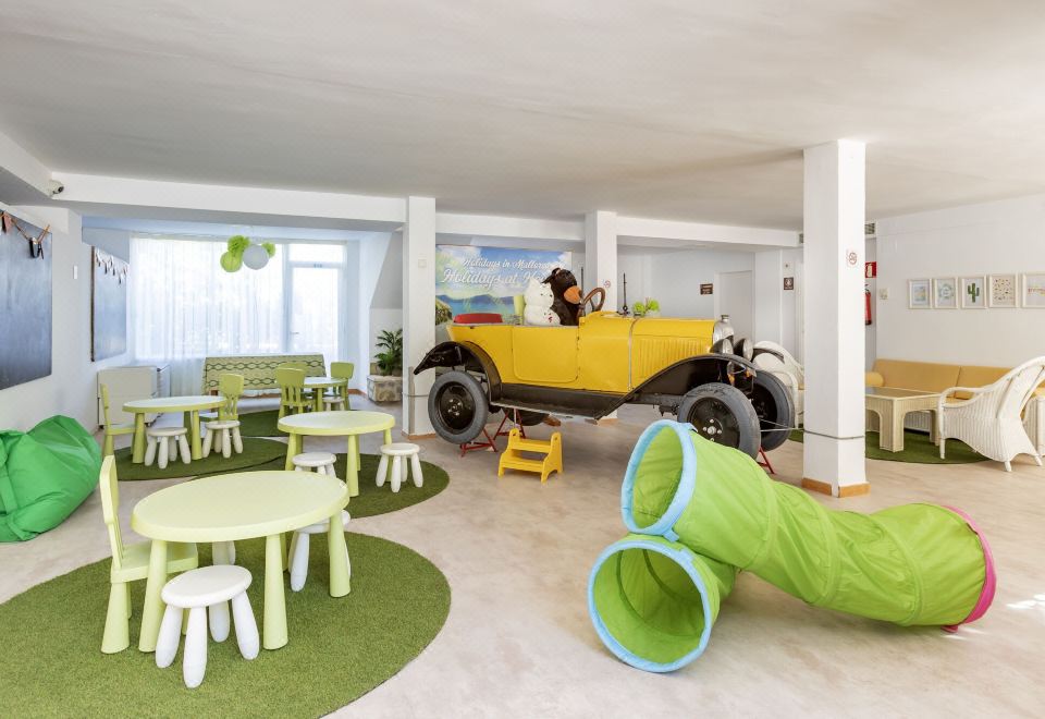 4. 플라자 손 리고..