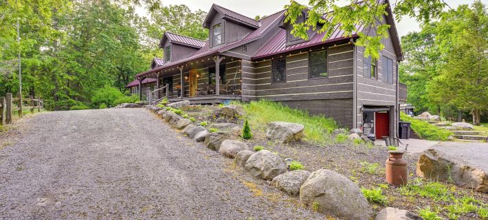 Custom-Built Clarklake Cabin: Sauna & Cold Plunge! Hotels in Jackson County