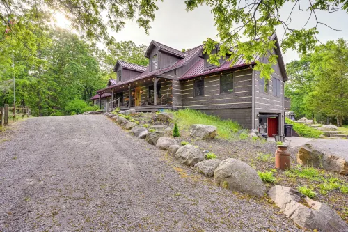 Custom-Built Clarklake Cabin: Sauna & Cold Plunge! - Pet friendly