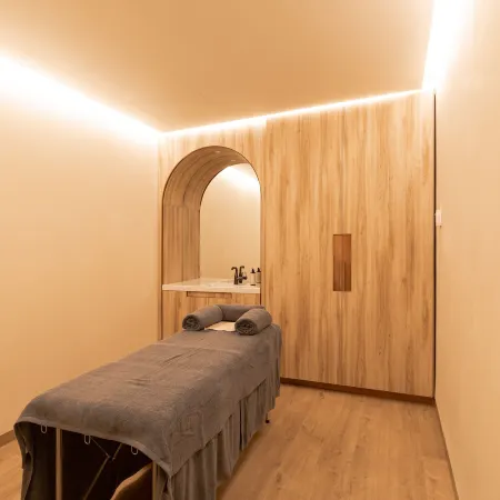 Luster Hotel