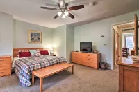 2-Story Townhouse - 1 Mi to Killington Ski Area! - balcony