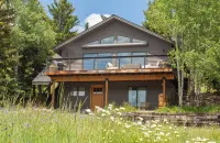 Beautiful Vacation Home on Arnold Palmer Golf Course in Big Sky Meadow. Hotels near Big Sky Town Center