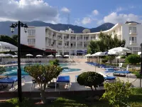 Hotel Sempati - Pool