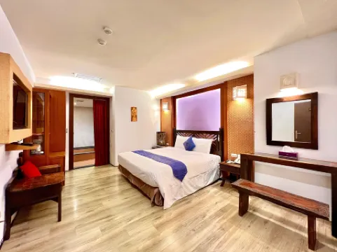 Seasons Bali Fashion Inns