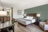 Quality Inn & Suites Hotels in Santee